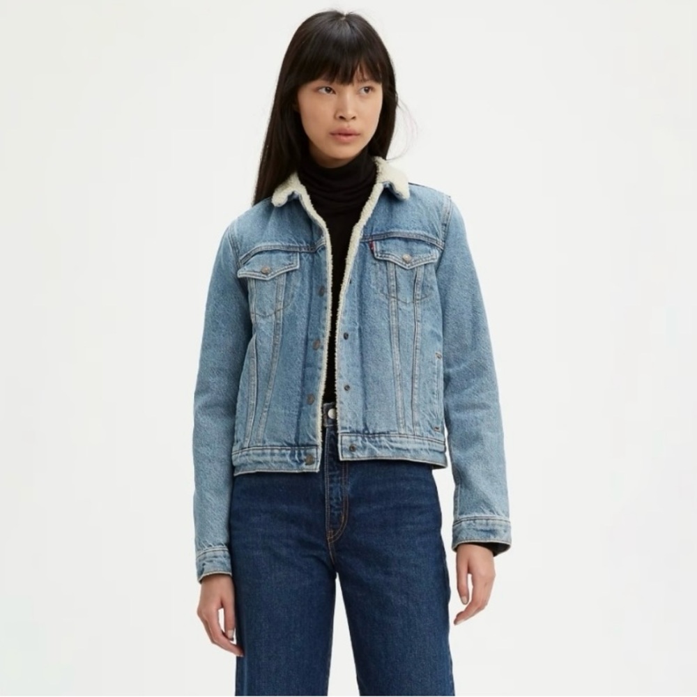 Levi’s Sherpa Lined Jacket Size Medium